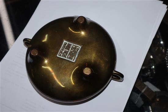 A Chinese bronze tripod censer, 19th century diameter 12cm